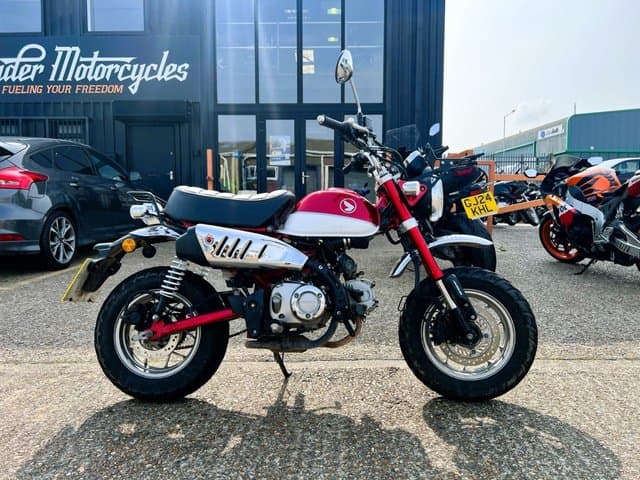 2011 DUCATI Hypermotard 1100 EVO